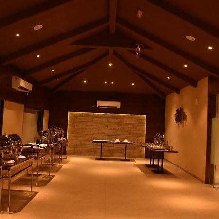 Laxmi Film City Resort Vadodara Buitenkant foto