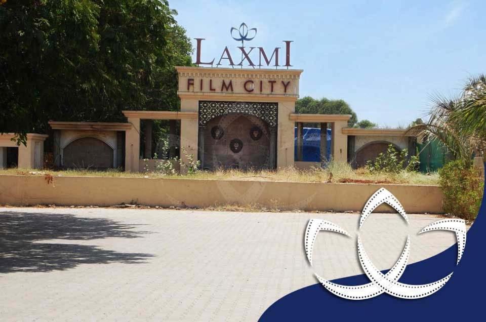 Laxmi Film City Resort Vadodara Buitenkant foto
