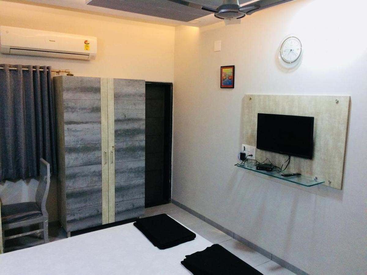 Laxmi Film City Resort Vadodara Buitenkant foto