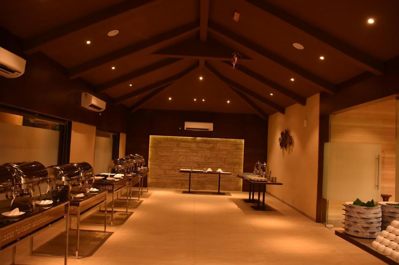 Laxmi Film City Resort Vadodara Buitenkant foto